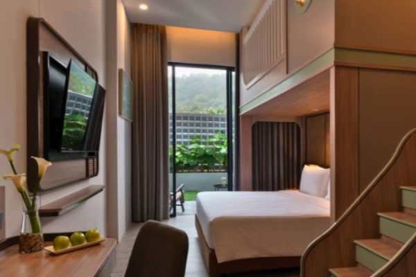 Hotel dengan Infinity Pool Air Hangat di Subang yang Viral dan Strategis Dekat Wisata Ciater