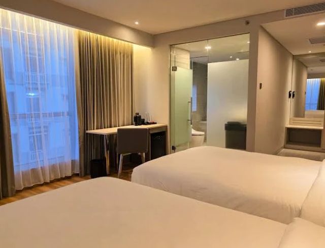 Review Hotel The Grand Platinum Jakarta: Hotel Bintang Lima dengan Jacuzzi Air Hangat dan Dingin di Pusat Kota