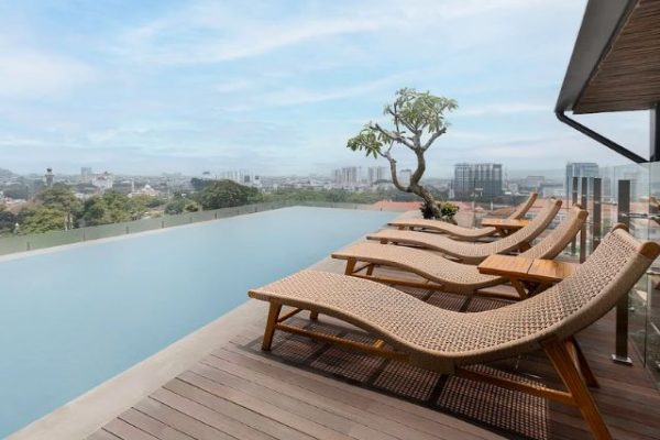 Hotel Staycation 24 Jam Infinity Pool di Pusat Kota, Janevalla Hotel Bandung
