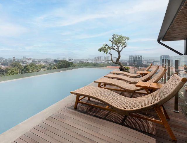 Hotel Staycation 24 Jam Infinity Pool di Pusat Kota, Janevalla Hotel Bandung