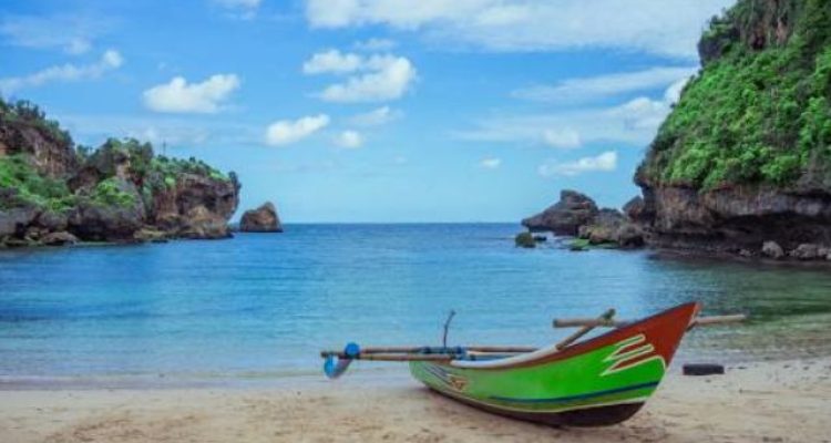 Rekomendasi Wisata Murah 3 Pantai Gunung Kidul Jogja dalam 1 Hari