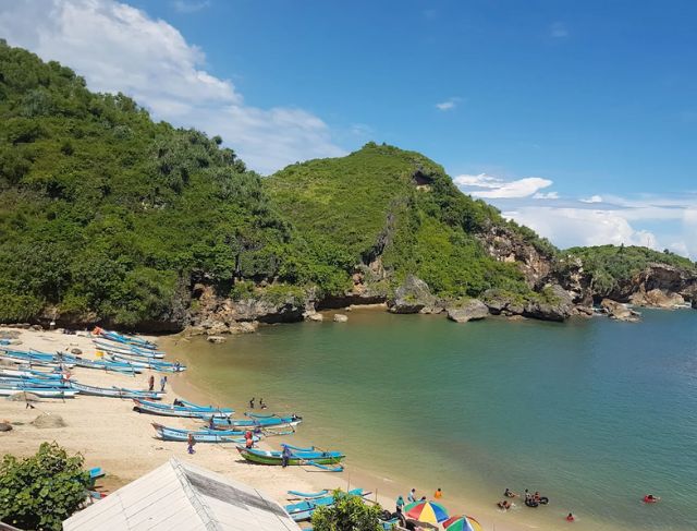 Surga Kuliner Seafood Segar di Pantai Ngrenehan Gunung Kidul Jogja
