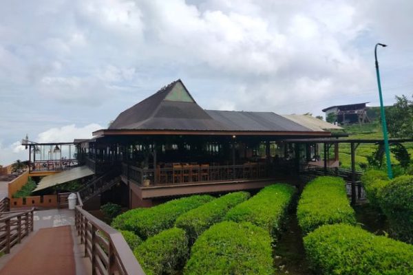 Asstro Highlands Ciater Subang, Wisata Alam Lengkap Dekat Tangkuban Perahu dengan Glamping Instagramable dan Resto View Kebun Teh