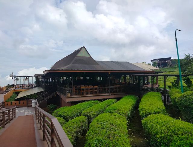 Asstro Highlands Ciater Subang, Wisata Alam Lengkap Dekat Tangkuban Perahu dengan Glamping Instagramable dan Resto View Kebun Teh