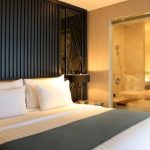 Hotel JHL Solitaire Gading Serpong, Penginapan Futuristik Mewah di Tangerang dengan Robot Pelayan dan Infinity Pool