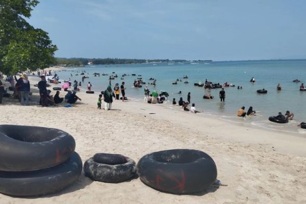 Pantai M Beach Kalianda Lampung Selatan, Wisata Pantai Indah dengan Kabin Starlight dan Spot Foto Instagramable Pantai M Beach Kalianda Lampung Selatan, Wisata Pantai Indah dengan Kabin Starlight dan Spot Foto Instagramable
