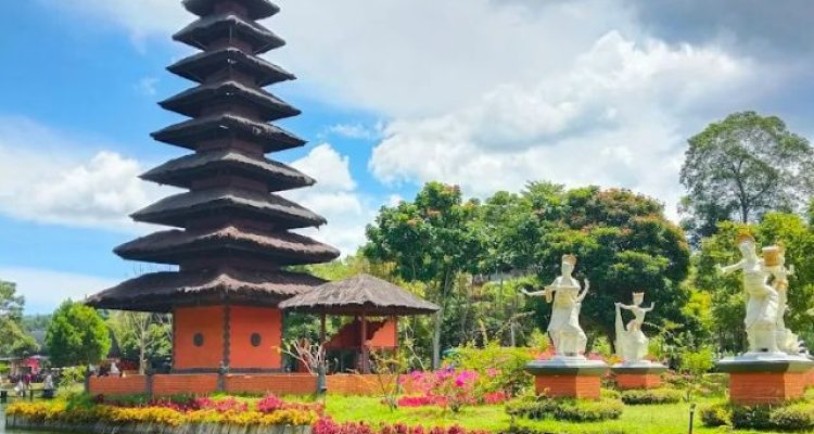 Taman Lembah Dewata Lembang Bandung, Wisata Nuansa Bali di Bandung dengan Danau Cantik dan Aktivitas Seru