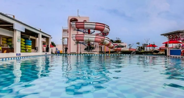 Water World Lampung Viral 2026, Review Waterboom Lampung dengan Rainbow Slide dan Wave Pool Instagramable