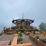 Cafe Bromo Hillside 360 Derajat, Tempat Nongkrong Viral di Bromo dengan View Bukit Teletubbies dan Gunung Semeru