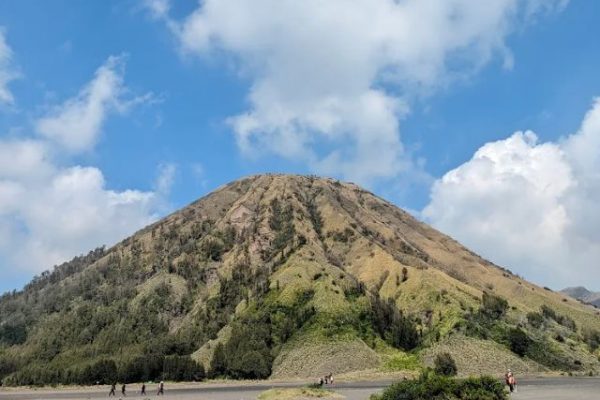 Itinerary Wisata Gunung Bromo 2026, Sunrise Penanjakan hingga Bukit Teletubbies yang Lagi Viral