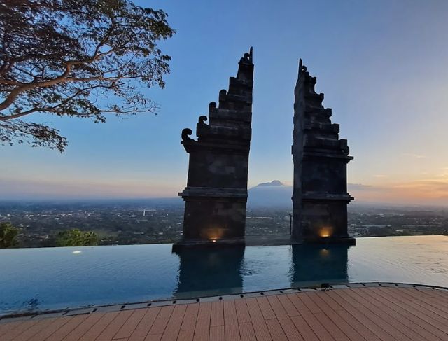Review Candhari Heaven Jogja dengan View Gunung Merapi dan Candi Prambanan Terbaik untuk Staycation Romantis