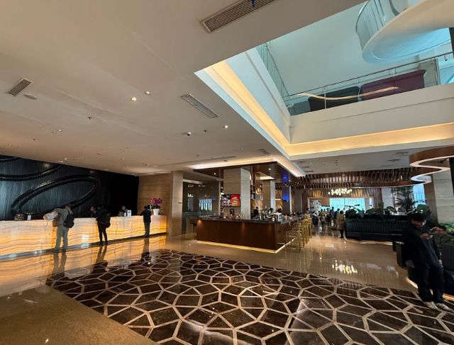 Review Hotel JS Luwansa Kuningan Jakarta, Pilihan Staycation Strategis Dekat LRT dan Mall