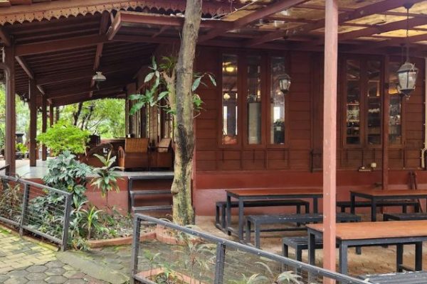 Review The Joglo Garden yang Ramah Anak dan Penuh Spot Menarik