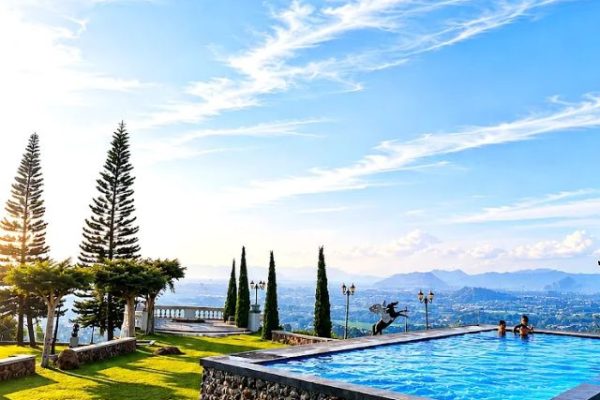 Hidden Valley Hills Purwakarta, Resort Mewah dengan Lautan Awan dan Panorama Pegunungan yang Memikat