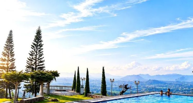 Hidden Valley Hills Purwakarta, Resort Mewah dengan Lautan Awan dan Panorama Pegunungan yang Memikat