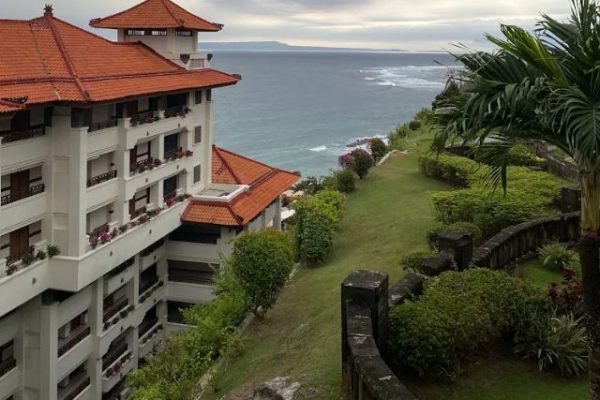 Staycation Mewah Tepi Tebing di Hilton Bali Resort Nusa Dua