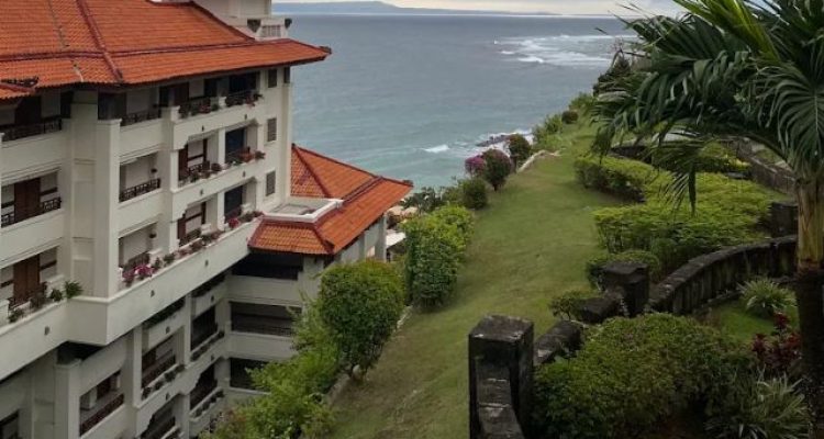 Staycation Mewah Tepi Tebing di Hilton Bali Resort Nusa Dua