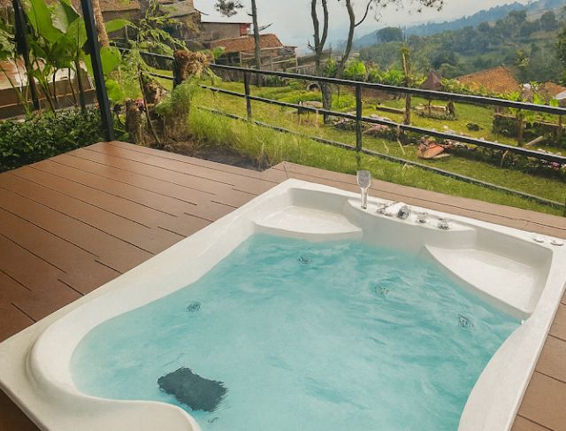 Review Villa Niis Kale Bandung, Villa Murah di Lembang dengan Jacuzzi Pribadi dan View Pegunungan