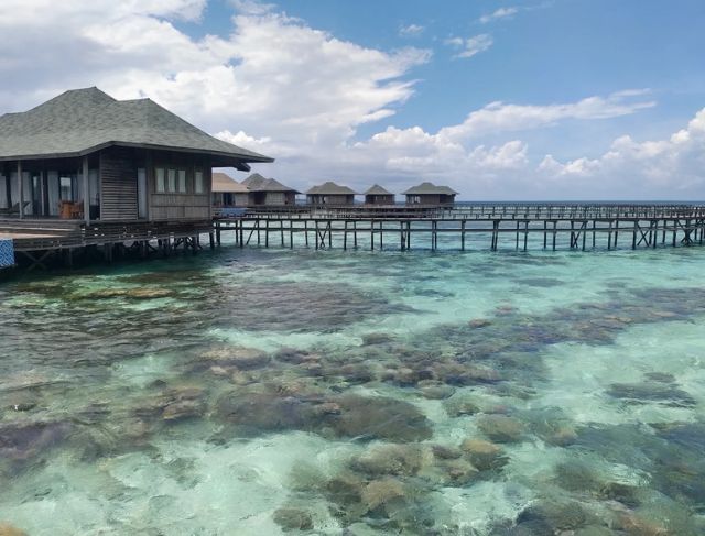 Grand Mega Diving Resort Karimun Jawa, Penginapan Ala Maldives dengan Laut yang Menakjubkan