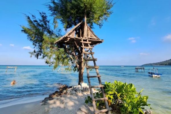 Panduan Menyeberang Liburan ke Karimun Jawa dan Menikmati Pantai Bobby