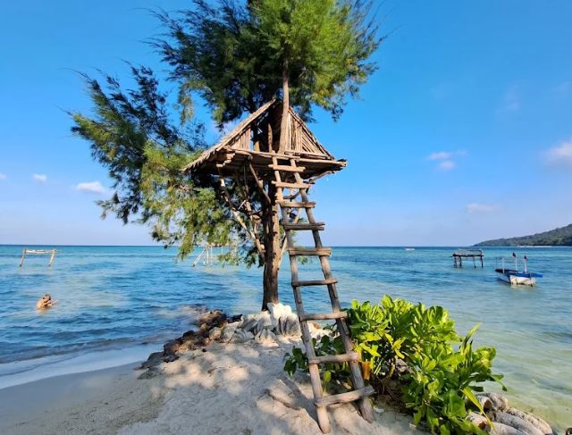 Panduan Menyeberang Liburan ke Karimun Jawa dan Menikmati Pantai Bobby