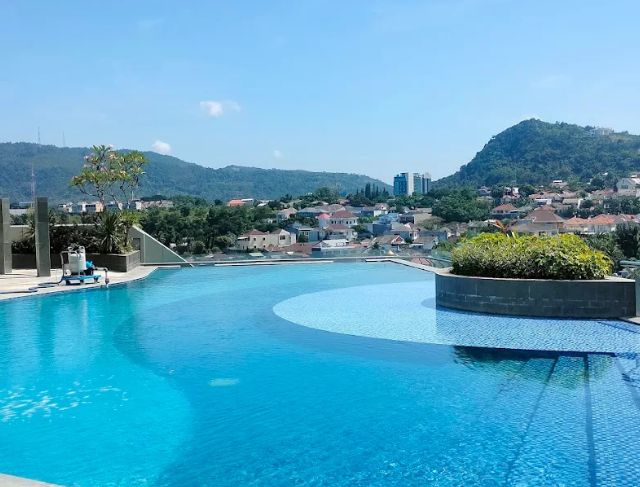 Review Santika Premiere Lampung, Hotel Nyaman Dekat Mall dengan Kolam Renang dan Sarapan Lengkap