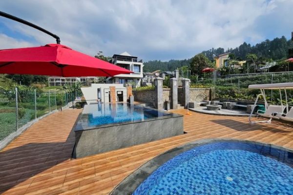 Villa Del Luna Guci Tegal, Penginapan dengan Kolam Renang Air Hangat Alami dan View Pegunungan