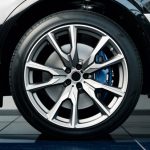 Kelebihan Penggerak Roda Depan vs Penggerak Roda Belakang untuk Mobil?