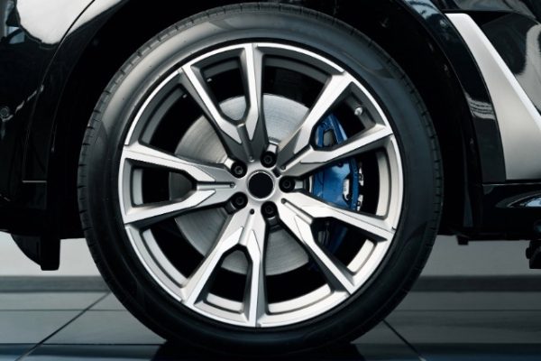 Pengaruh Ukuran Velg terhadap Performa Mobil