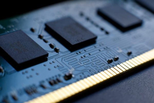 Berapa GB RAM untuk Gaming di 2026?